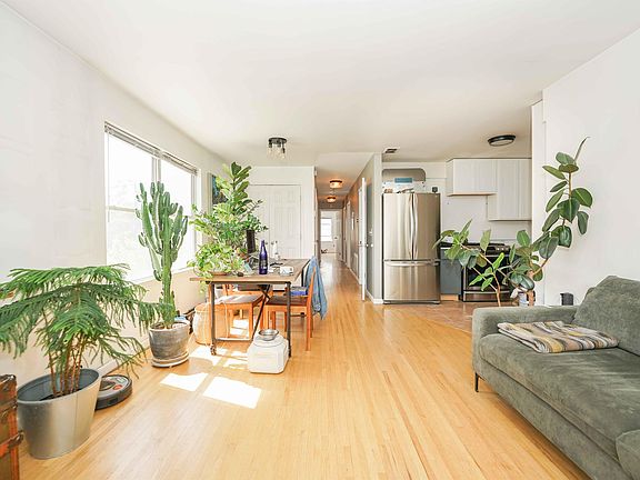 4th image of 203 Halladay St Floor 1