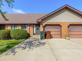 1914 Heatherway Ln UNIT 27, New Lenox, IL 60451
