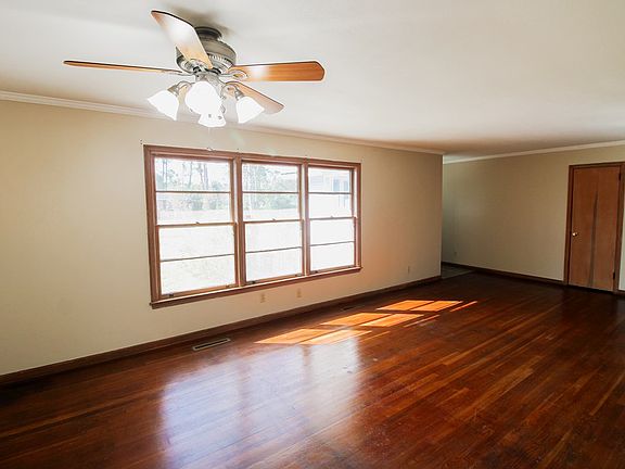4th image of 1202 Dellwood Dr