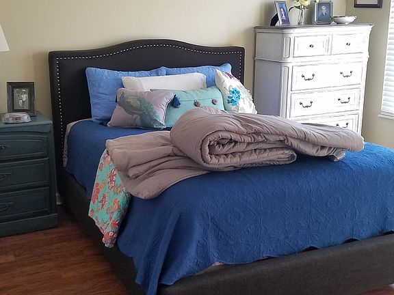 Guest bedroom