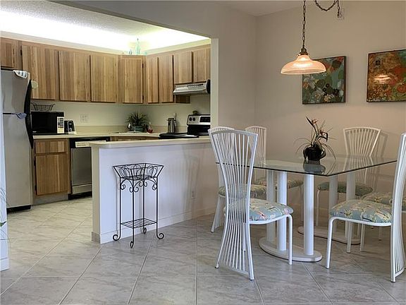 5th image of 334 Knotty Pine Cir APT A-2