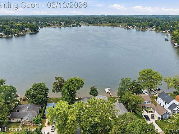 3rd image of 8714 Rushside Dr