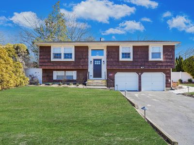 9 Sandy Hollow Lane, Ridge, NY, 11961