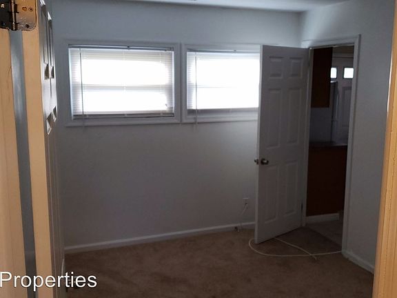 3rd image of 2468 Hammond Pl