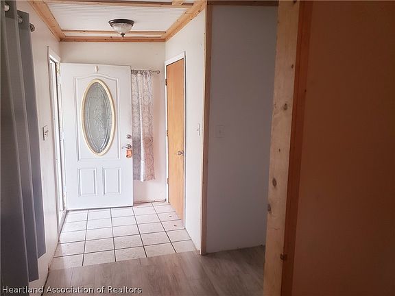 3rd image of 3318 Baxter Ave