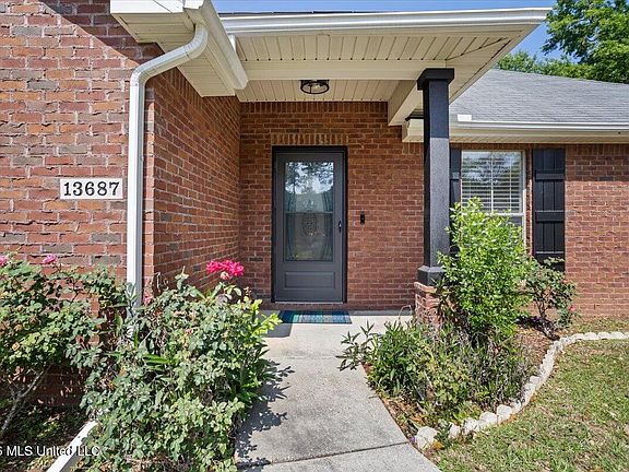 3rd image of 13687 Lawton Ln