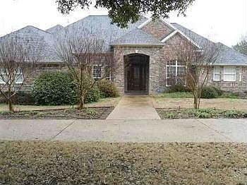 1st image of 1041 Crescent Dr