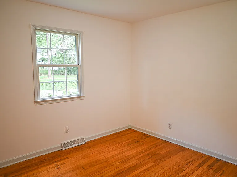 315 Caroline Ave — Photo 28