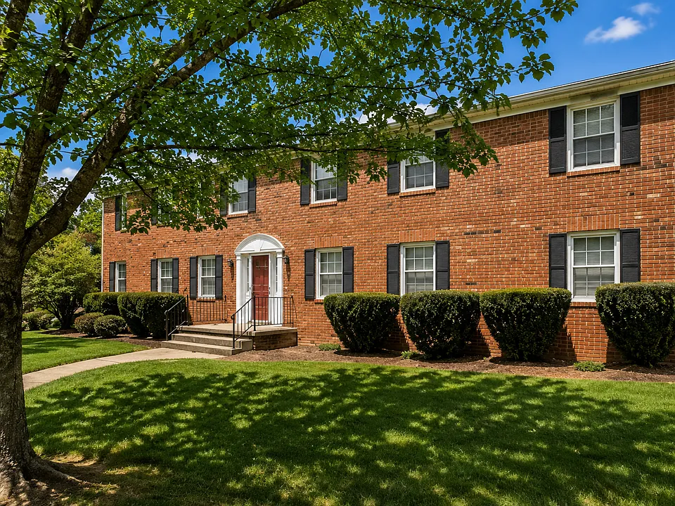 309 Loudon Rd #414