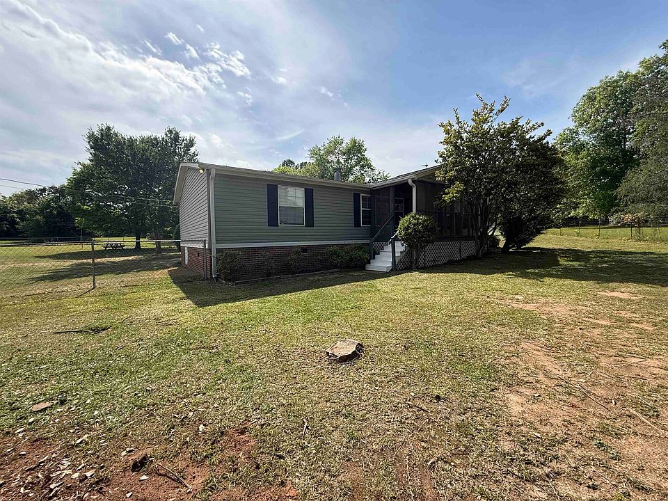 1st image of 70 Lake Vista Dr