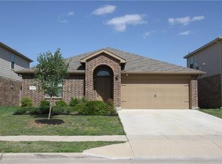 10221 S Race St, Fort Worth, TX 76140
