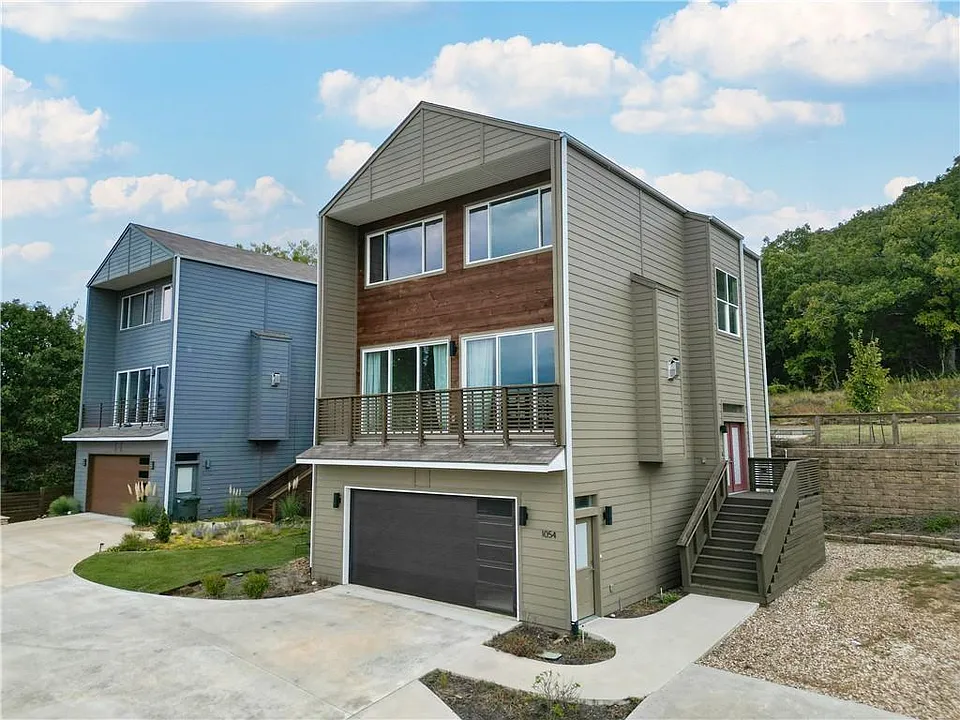 1054 E Huntsville Rd