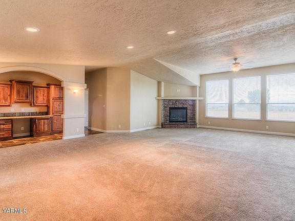 4th image of 170 S Manuel Ln