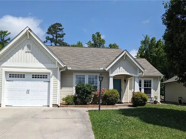 109 Graphite Dr, Gibsonville, NC 27249