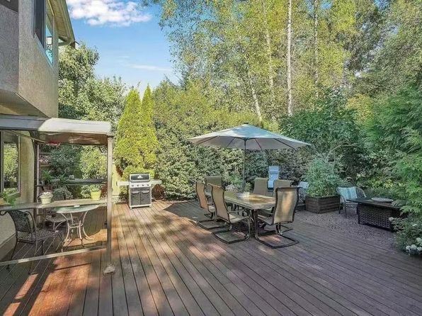 4 bedroom rental in Surrey — photo 3