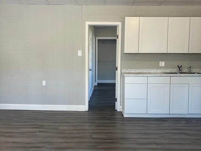 600 Main St #1 — Photo 2