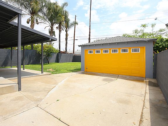 4th image of 6502 Beeman Ave