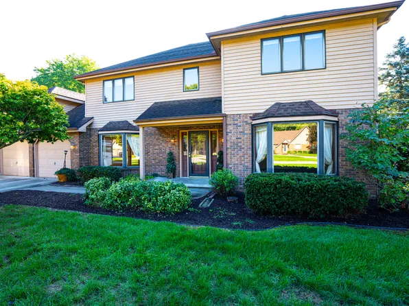 1558 Cardinal Dr, Saint Joseph, MI 49085