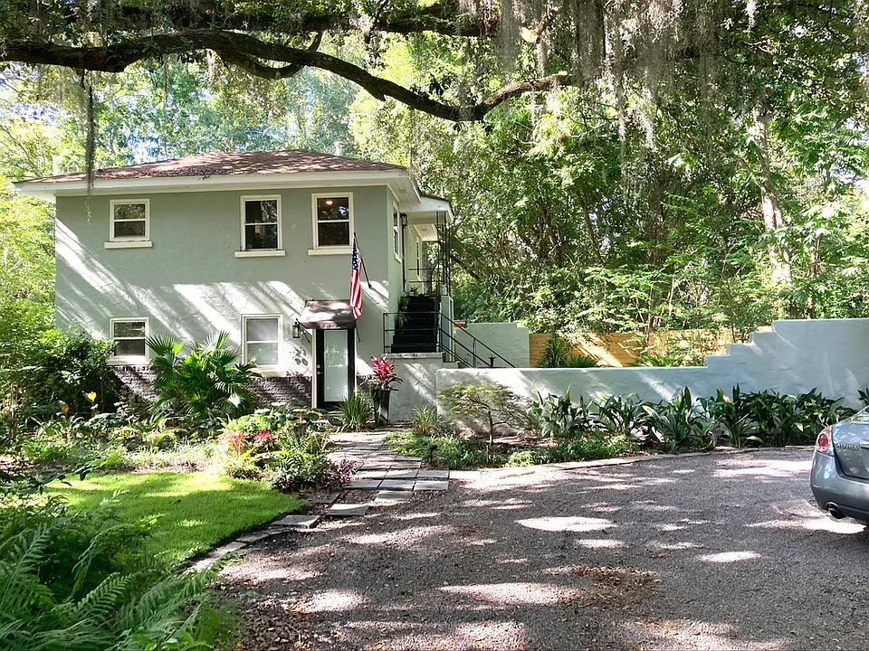 2190 Saint James Dr