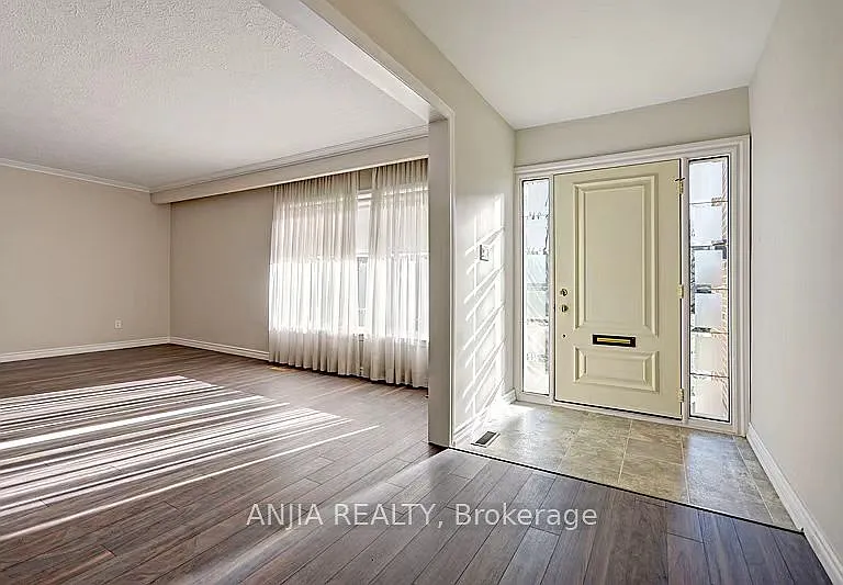 80 Alamosa Dr #UPPER — Photo 3
