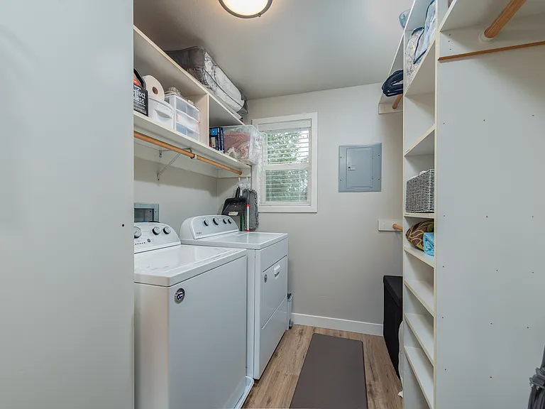 1439 NW Juniper St #12 — Photo 17