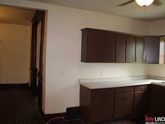 3rd image of 805 N East St