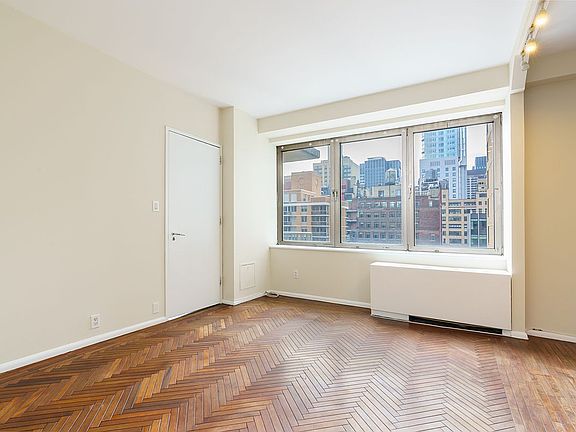 4th image of 218 E 47th St #19B
