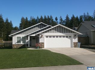 1003 Dunker Dr, Port Angeles, WA 98363