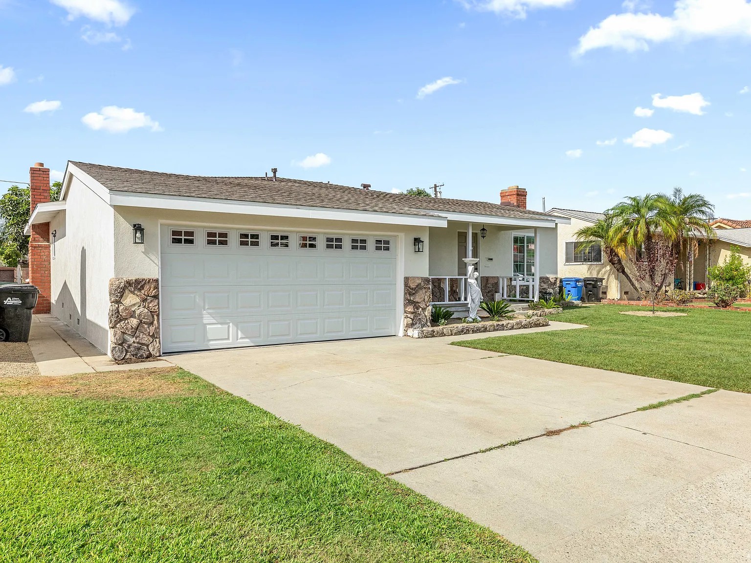 3 bed, 2141 sqft, $4,950 — Photo 3