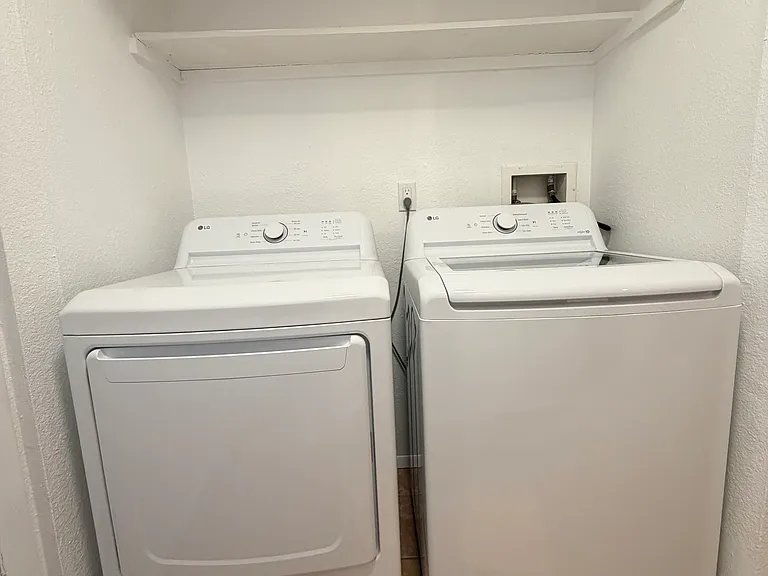 Laundry (new appliances)