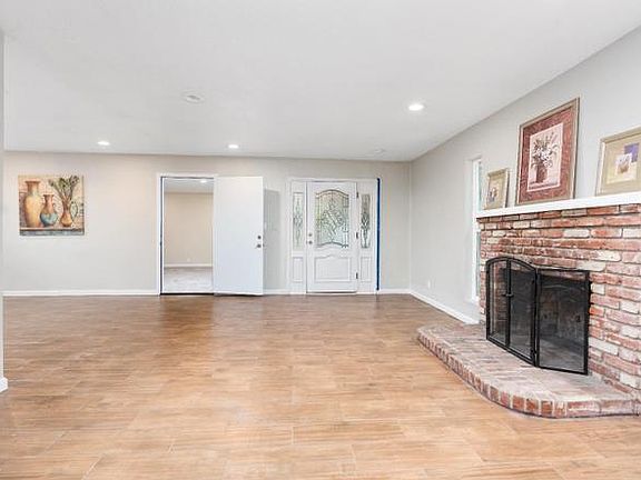 4th image of 2020 N Macdonough Ave