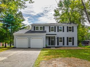 2500 Lawnshire Dr, Akron, OH 44321