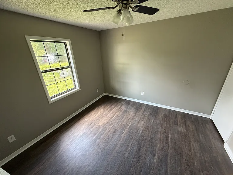 2906 Tyndall Dr — Photo 9