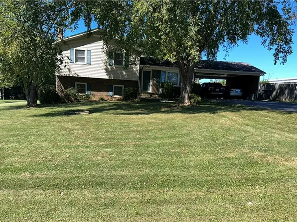 128 Janice Dr, Mount Airy, NC 27030