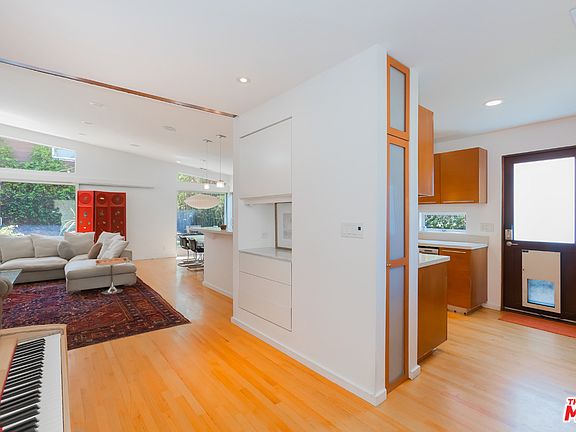 4th image of 11102 Pickford Way