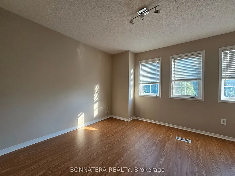 5455 Farmcote Dr — Photo 22