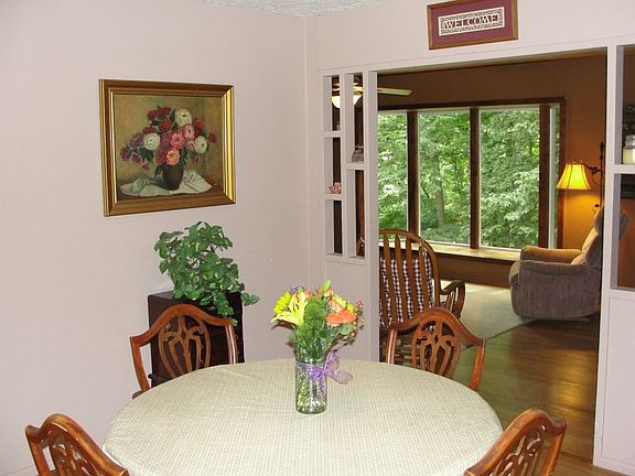5th image of 1611 Eisenhower Dr