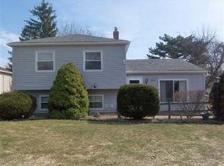 4069 W 223rd St, Fairview Park, OH