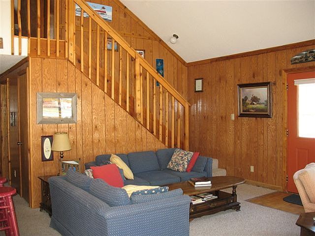 2nd image of 517 Hotchkiss St