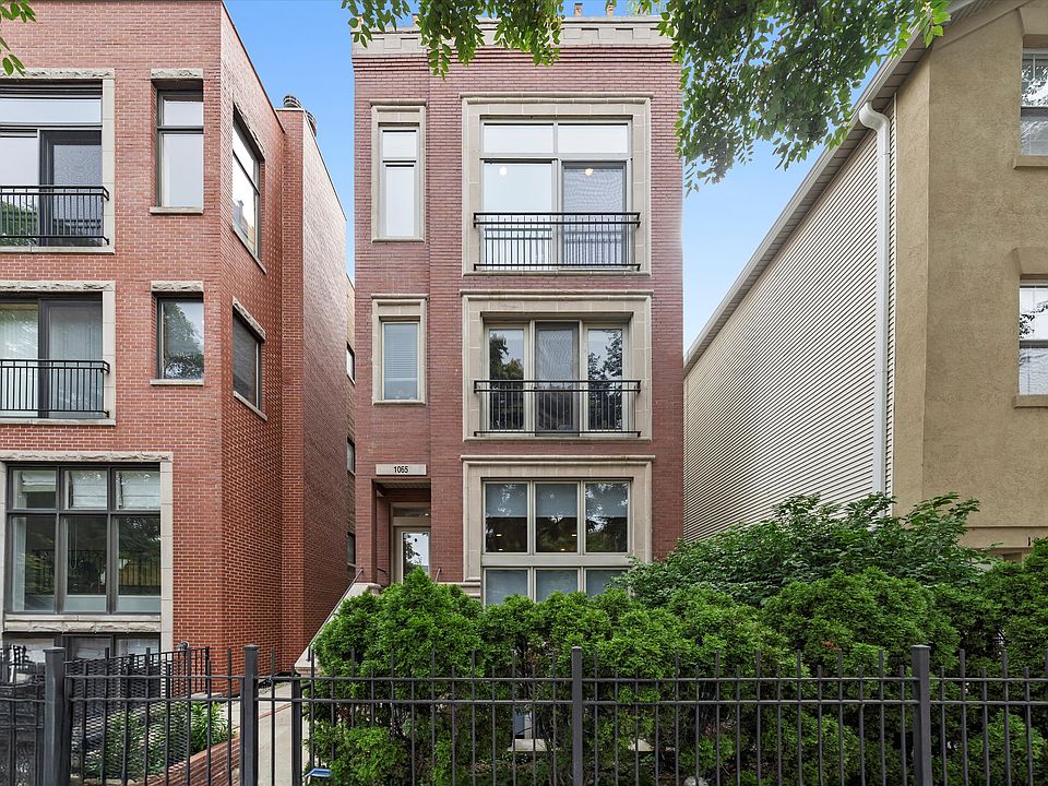 1st image of 1065 N Wood St APT 3