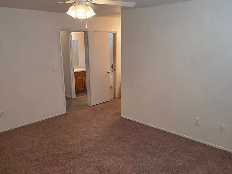 8110 Laborough Dr — Photo 14