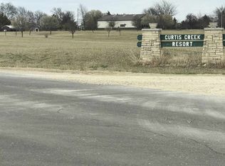 3413 Tree Ln, Junction City, KS 66441