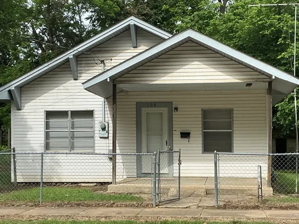 108 N 5th St, Paris, AR 72855
