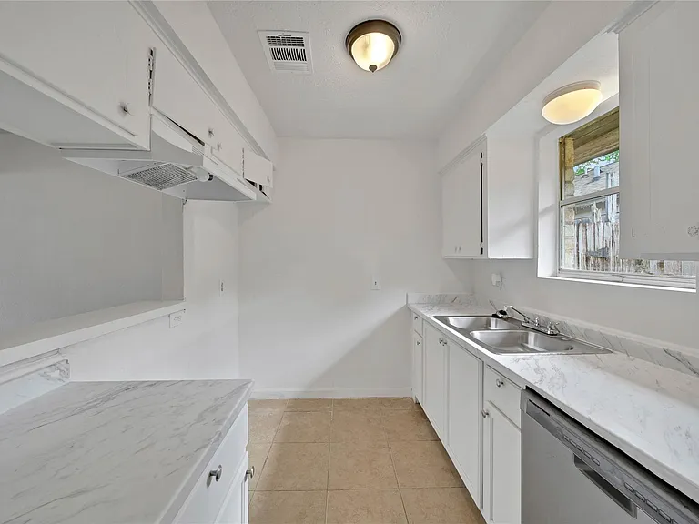 10006 Neuens Rd #1 — Photo 8