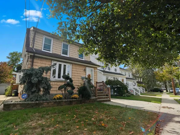 23026 87th Avenue, Bellaire, NY 11427