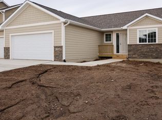 2926 Prairieside Pl, Norwalk, IA 50211