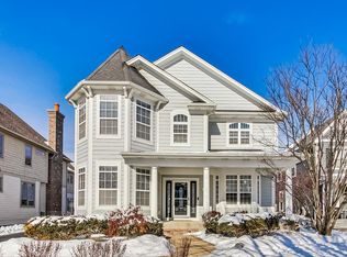 724 E Sunnyside Ave, Libertyville, IL 60048