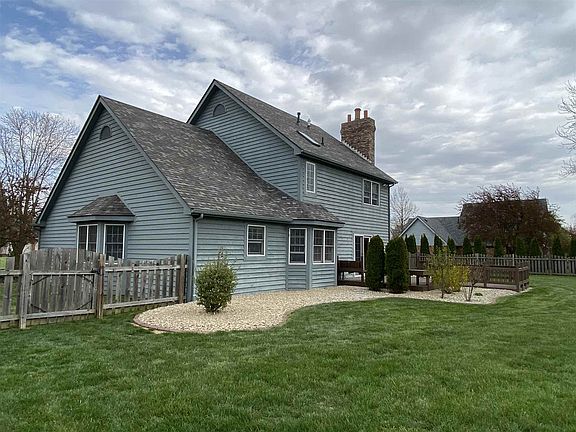 3rd image of 4707 Glen Moor Way