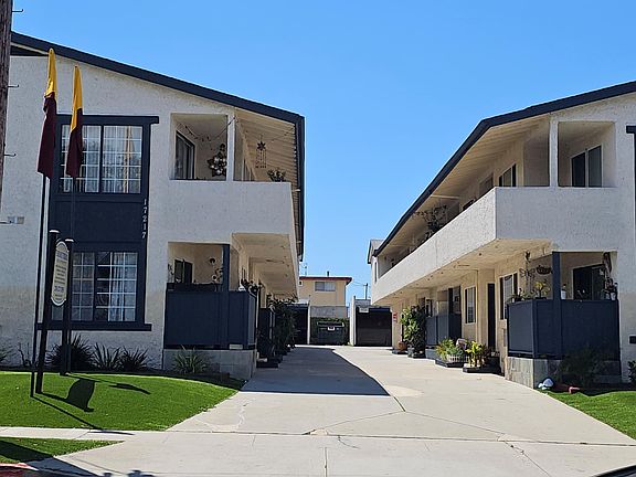 3rd image of 17302 Yukon Ave APT 3