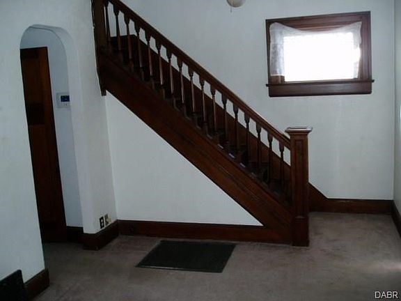 5th image of 158 Indiana Ave